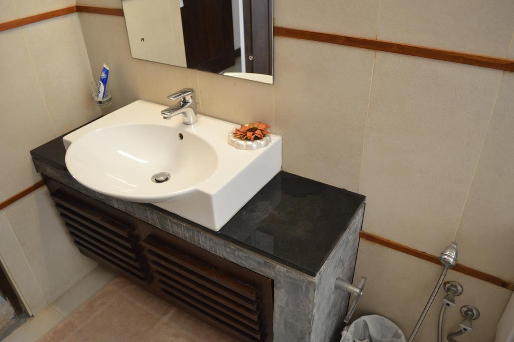 Star Class Comfort In Capital City Battaramulla Room photo