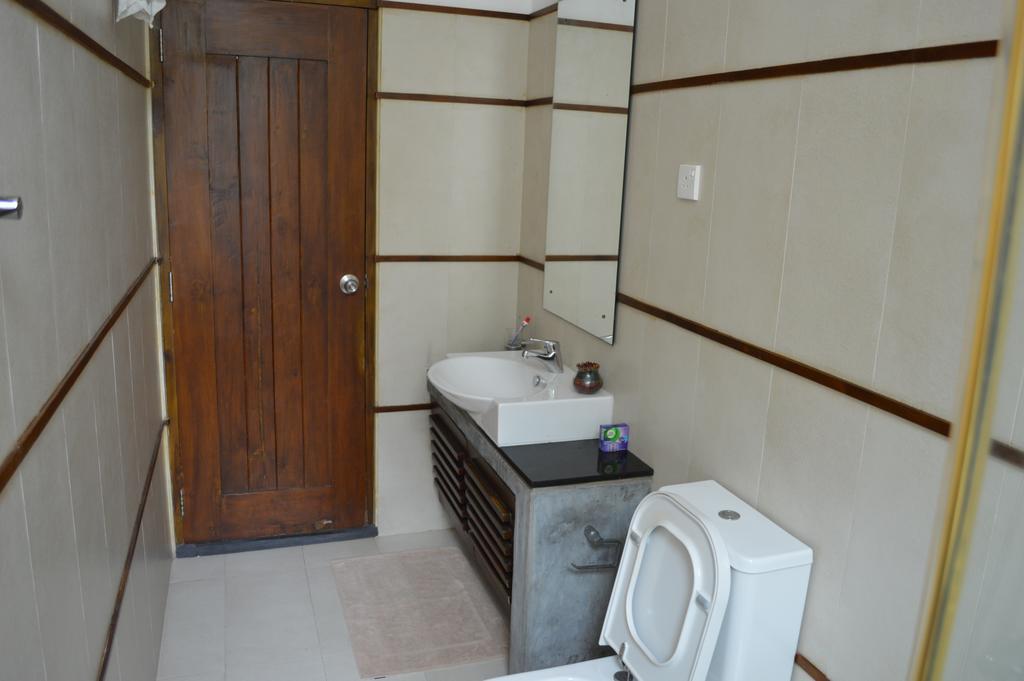 Star Class Comfort In Capital City Battaramulla Room photo