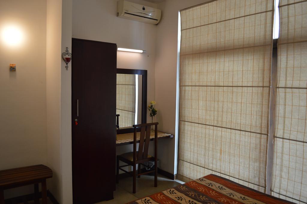 Star Class Comfort In Capital City Battaramulla Exterior photo